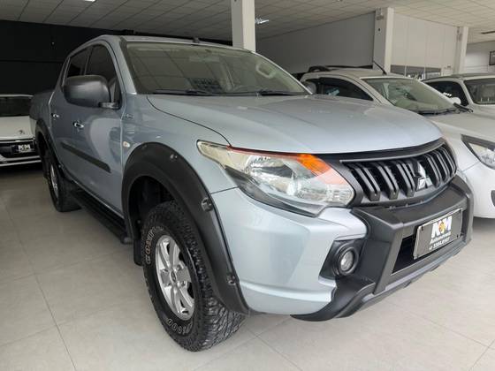 MITSUBISHI L200 TRITON 2.4 16V TURBO DIESEL SPORT GLX CD 4P 4X4 MANUAL